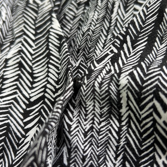 🎯NWOT Splendid Etched Arrow Print Jumpsuit Size Small - Picture 5 of 10